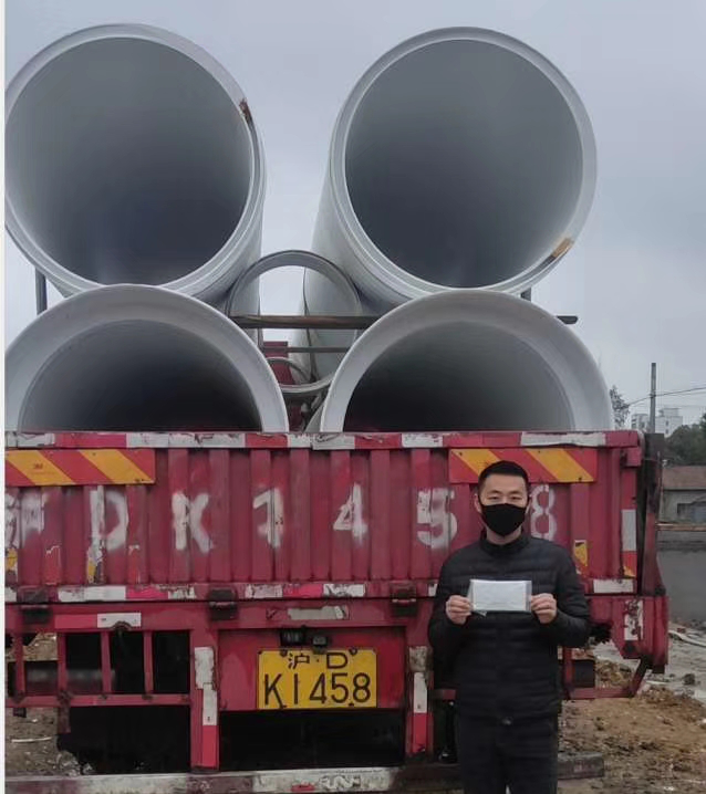 小(xiǎo)小(xiǎo)口罩 隔離(lí)病毒傳遞愛(ài)